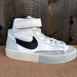 Nike Toddler Boys Girls 10.5C Blazer Mid '77 Black White Leather Strap Fastening